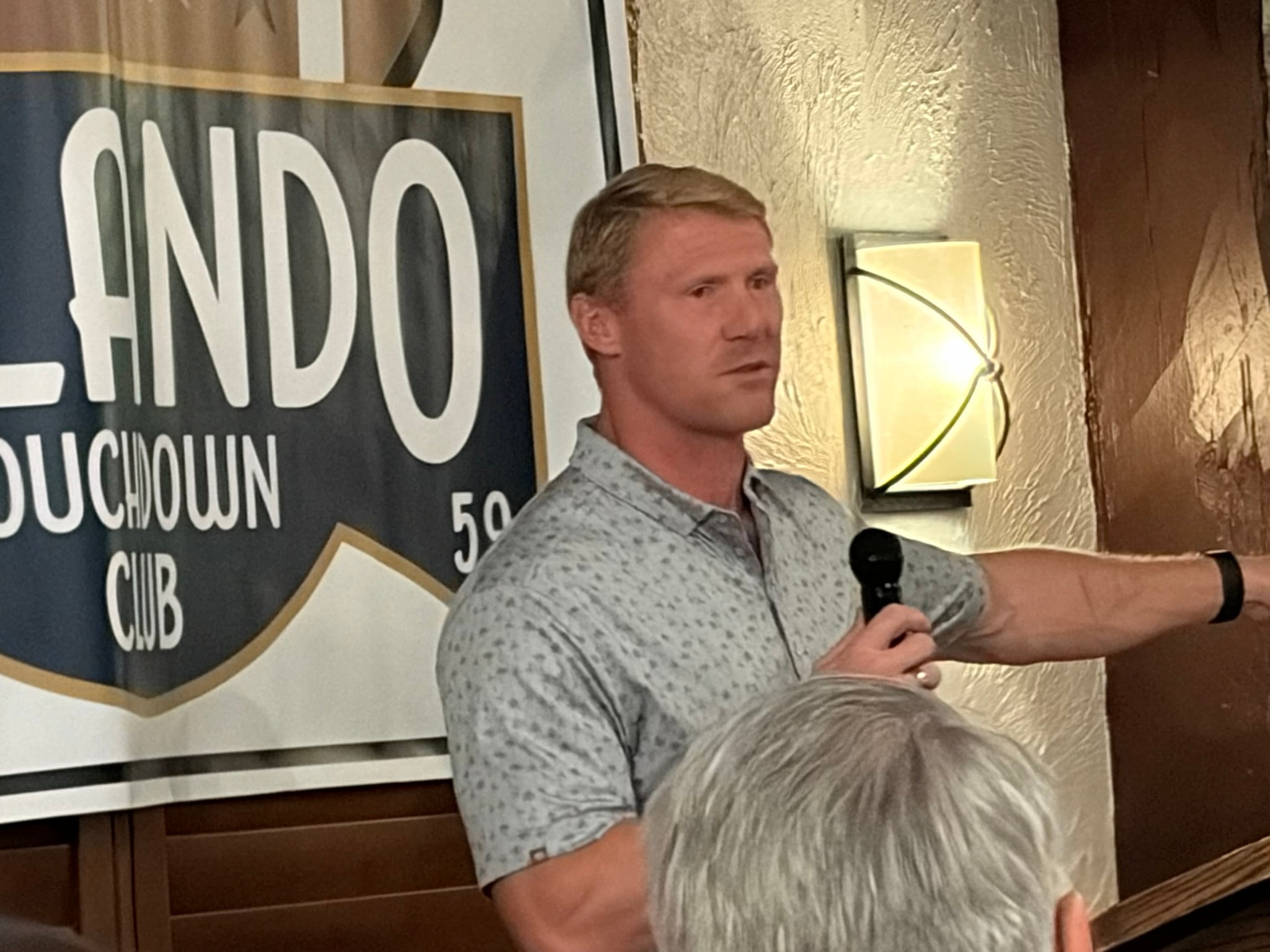 Tony Barnhart speaking at the 2025 Orlando Touchdown Club fall meeting